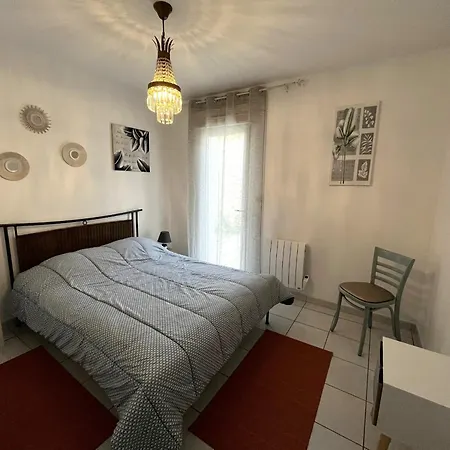 Apartment Charmant T2 2* Avec Patio, Centre-ville Et Plage A Pied, Fibre - Fr-1-539-45 Royan